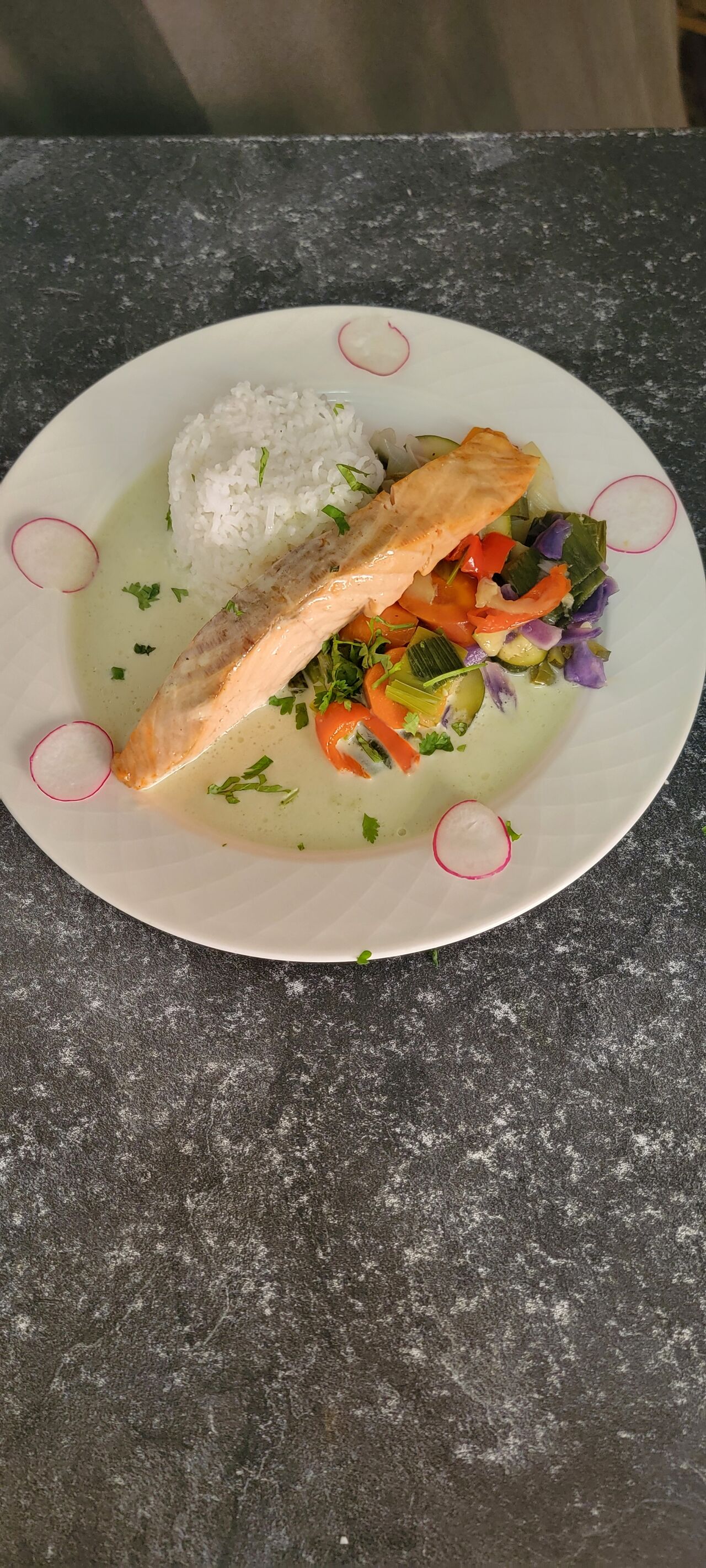 15,50 saumon coco citronnelle, riz et légumes