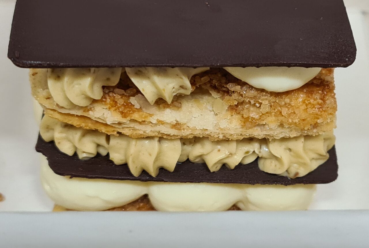 A emporter Millefeuille crème diplomate vanille et praliné pistache maison

