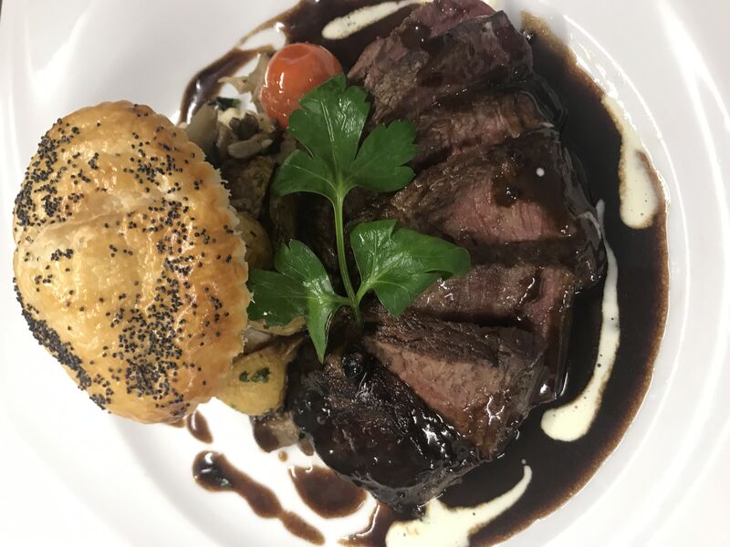 Filet de bœuf feuilleté pomme de terre et champignons
