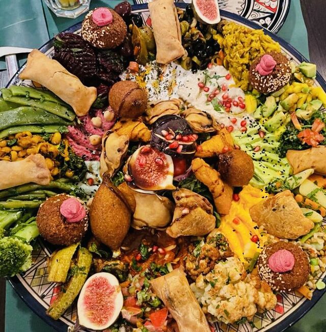 Amira Platte mit spezial
selbstgenmachten Teigtaschen