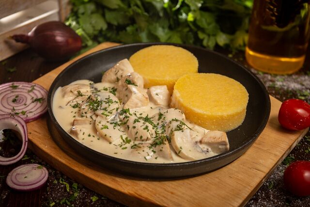 Pui smântâna și ciuperci 