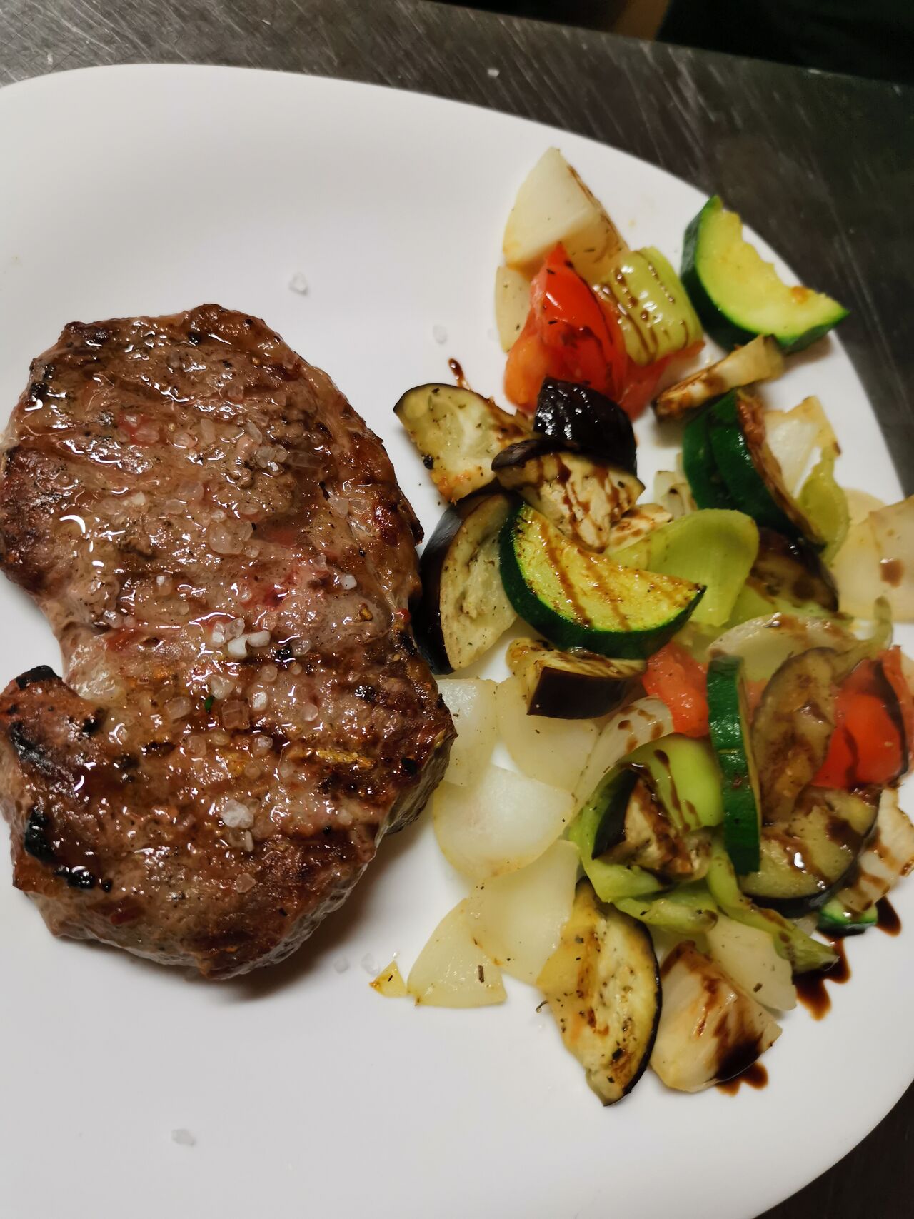 Rib Eye s grilovanou zeleninou