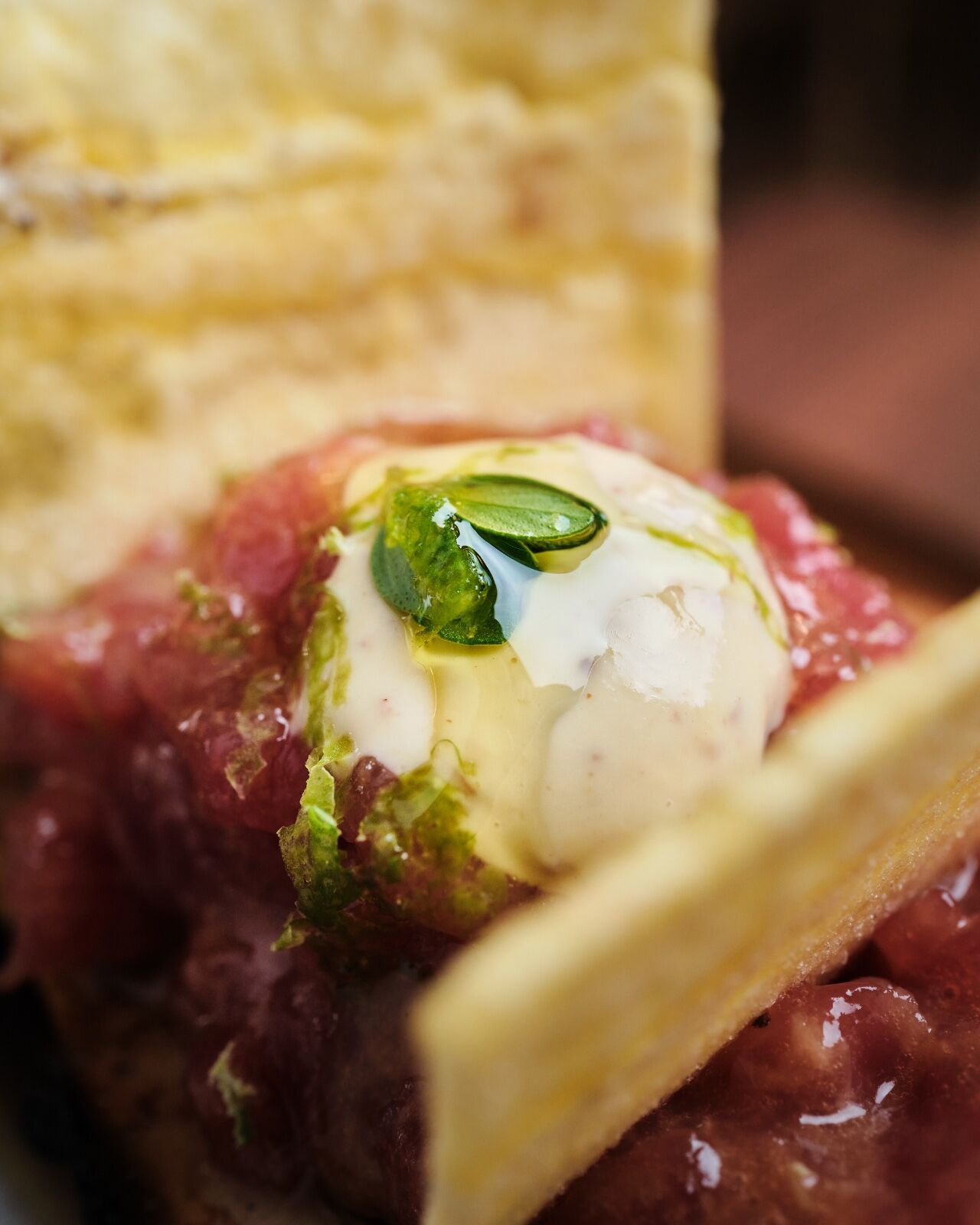 Tuétano a la brasa con steak tartar