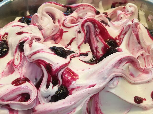 I NOSTRI GELATI ARTIGIANALI VARIEGATI ALL'AMARENA