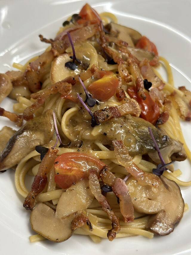 Pasta mit Steinpilzen und Guanciale