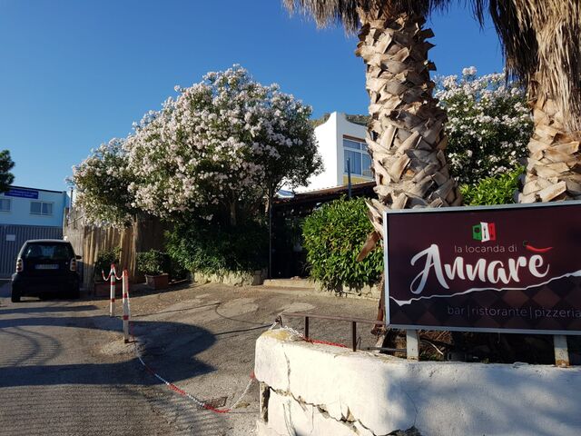 L'ingresso lato strada