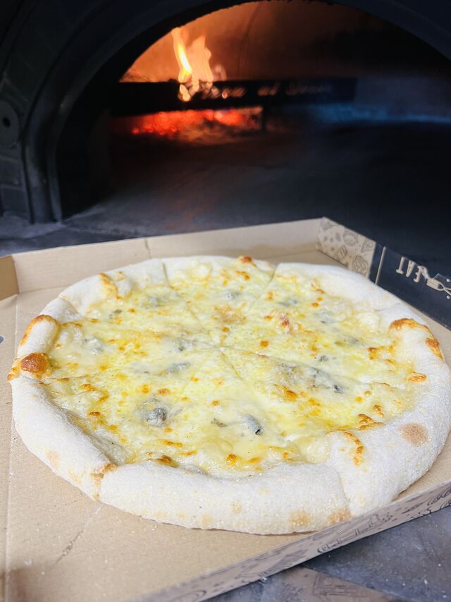 Pizza Quattro Formaggi