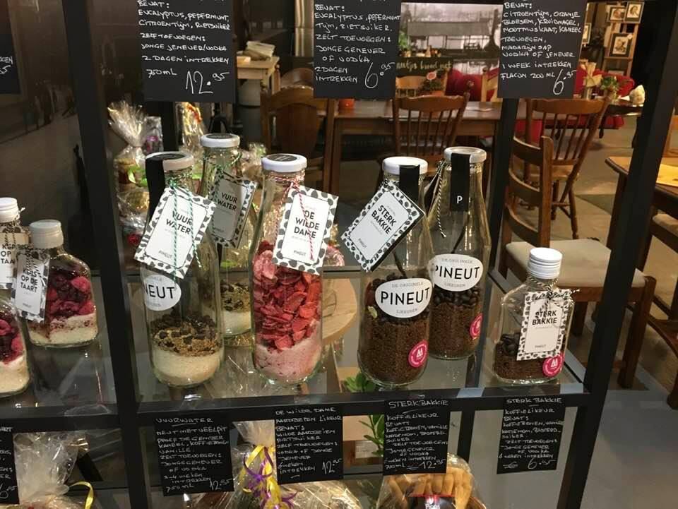 Leuk cadeau idee! Om zelf de lekkerste likeur te maken, erg leuk om te krijgen.