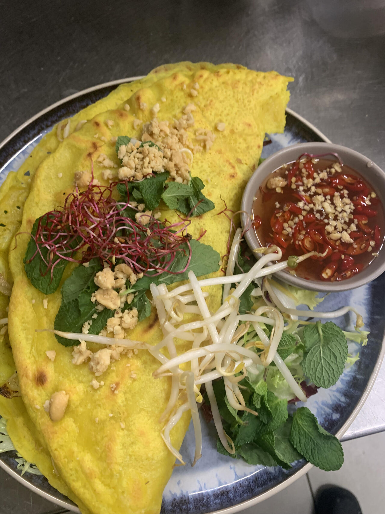 Ban Xéo ( crêpe Vietnamienne garnie)