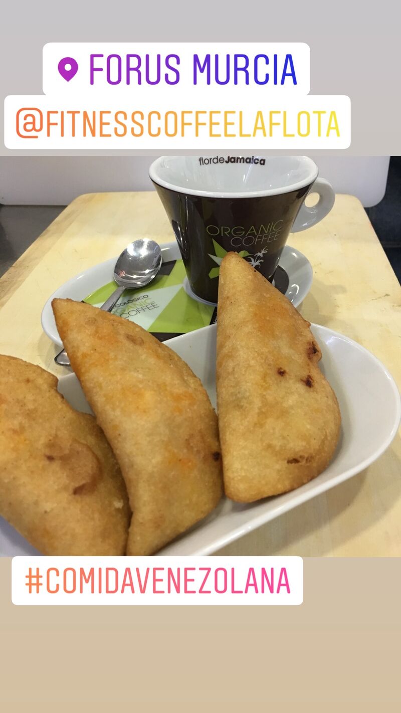 Combo de mini empanadas y café por solo 5€