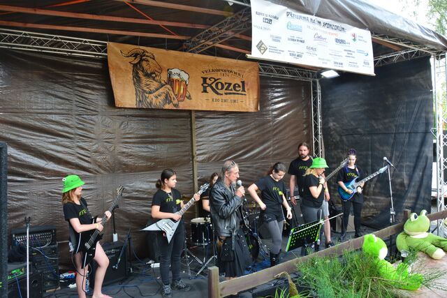 IV.ROCK FEST - ŽÁBY Z GARÁŽE
https://youtu.be/Lmw1jwaYMt0