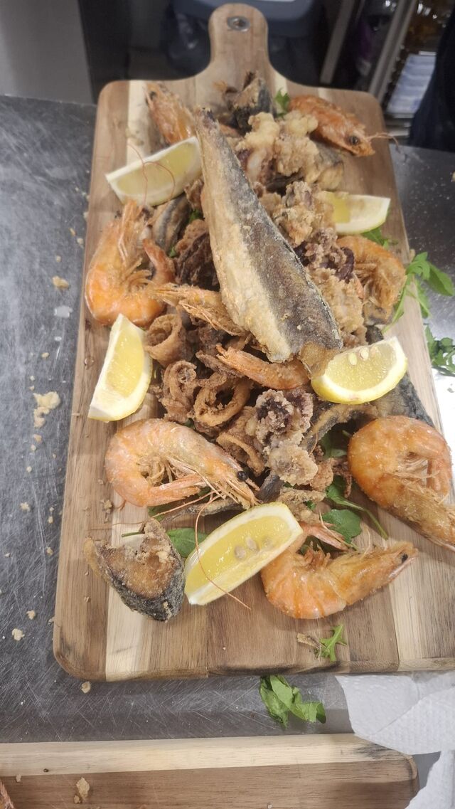 Frittierte Meeresfrüchte-Platte