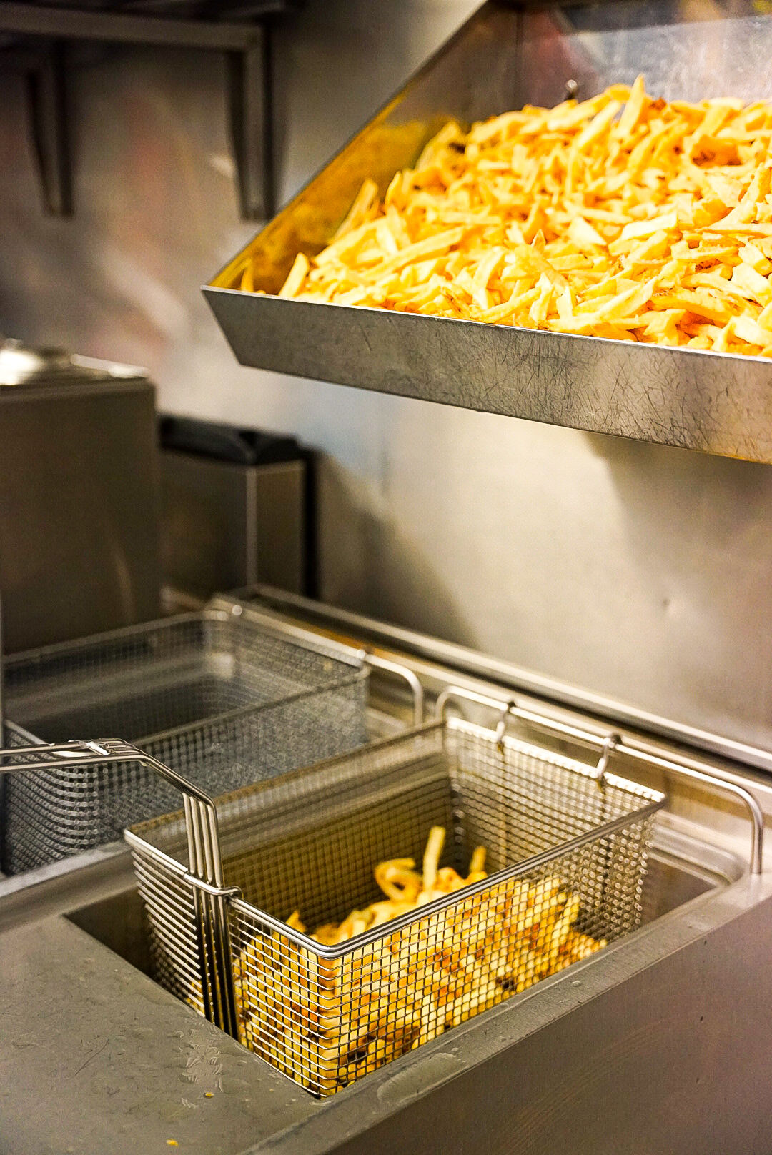 Nos frites maison : épluchées et coupées à la main chaque jour