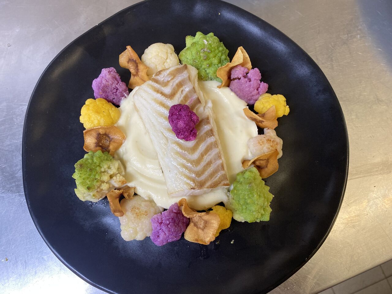 Dos de cabillaud mousseline de choux fleur au citron vert et sommité de choux fleur