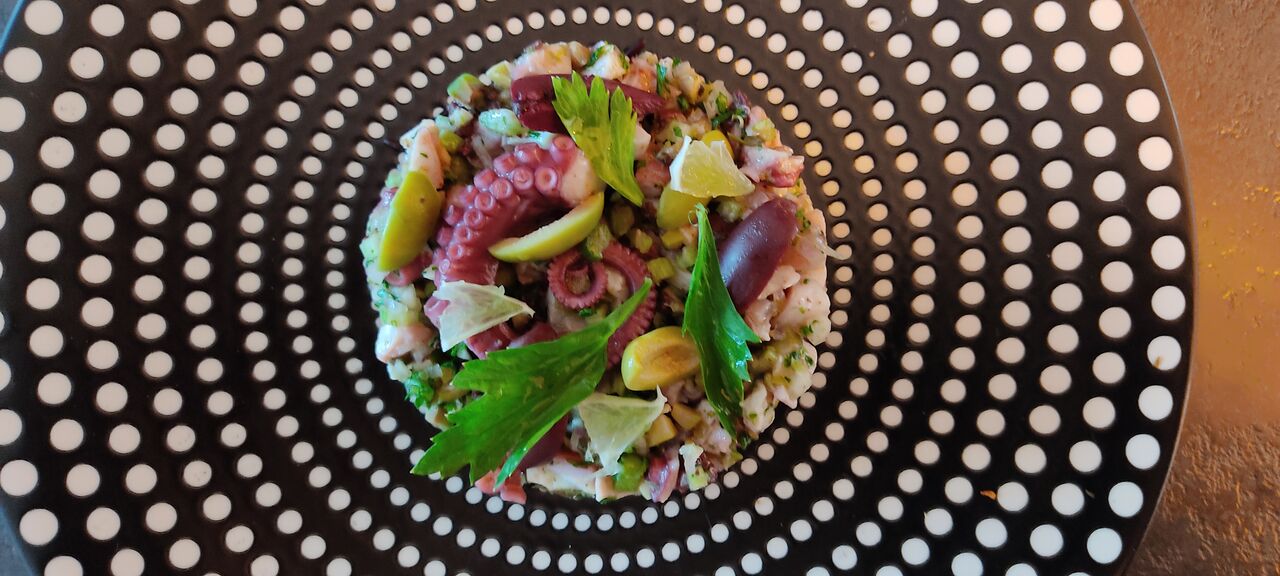 Salade de poulpe a la sicilienne, riz vénéré et olive Kalamata