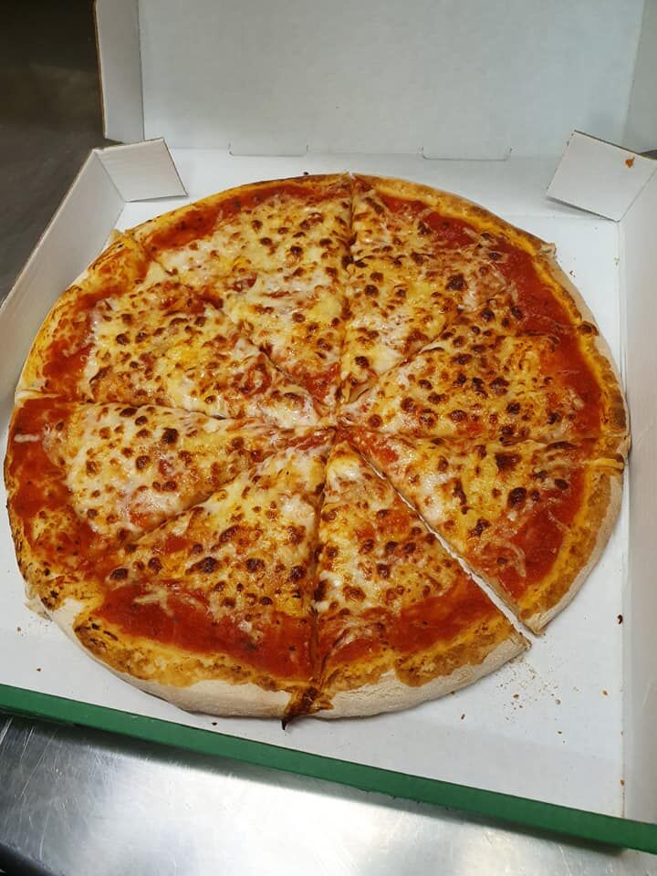 margherita
tomate, fromage, olive 