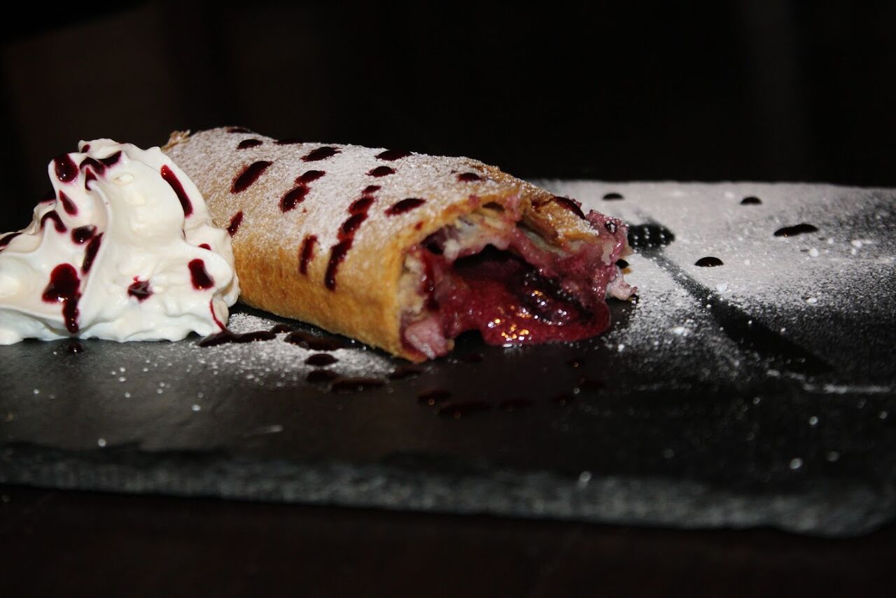 Blackberry strudel with cottage cheese