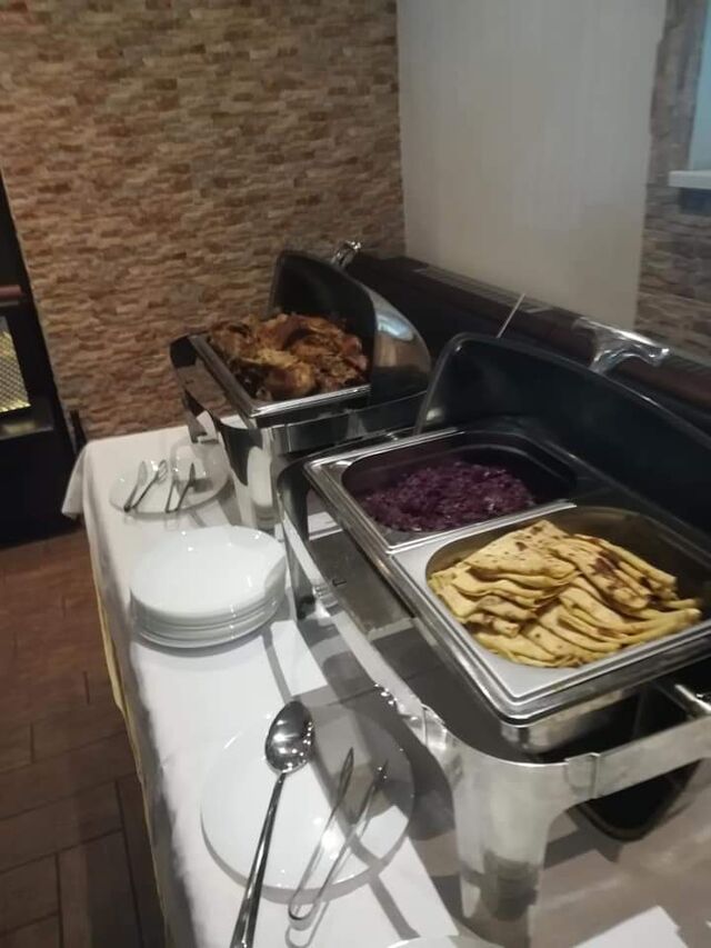 Pečená kačka, kapusta, lokše