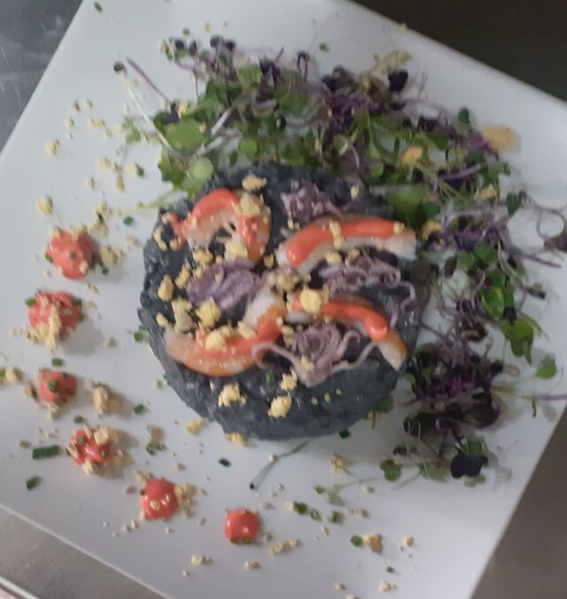 ENSALADILLA NEGRA DE MARISCO