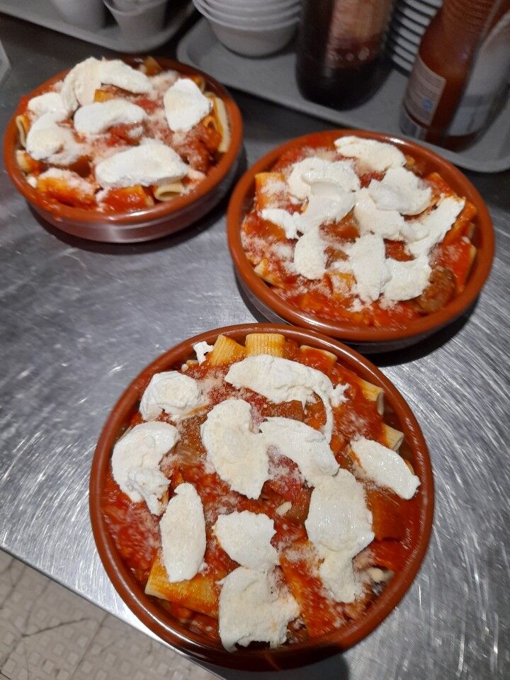 Rigatoni tomates aubergines gratinée au four