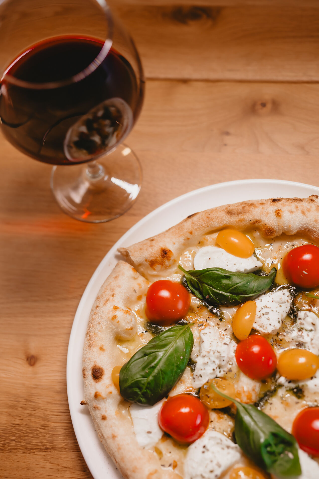 Buna dispozitie si mancarea delicioasa fac oaspetii sa se simta ca acasa!