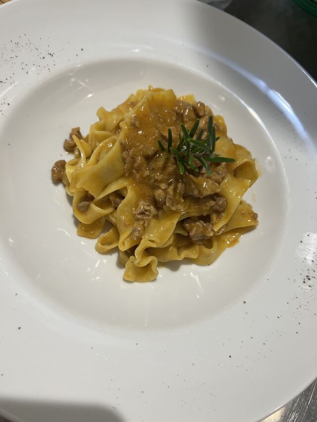 Pappardelle fresche al ragù di anatra battuto al Coltello 