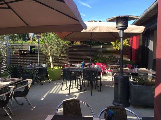 Notre terrasse vous accueille dès les beaux jours!