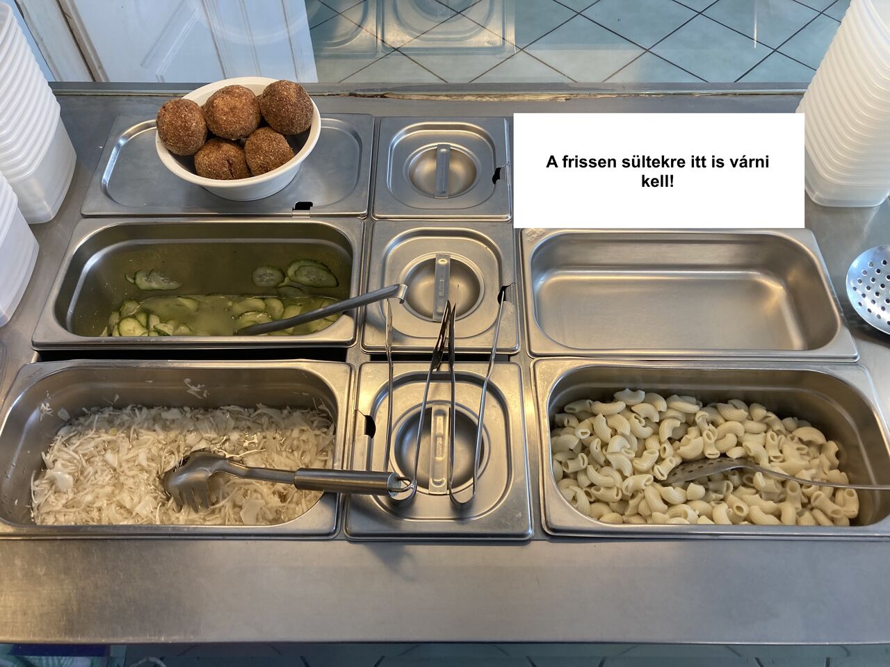 Saláta és köretek.