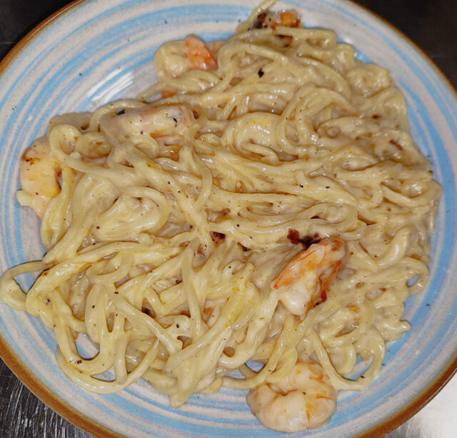 Pasta de espaguetis con gambas