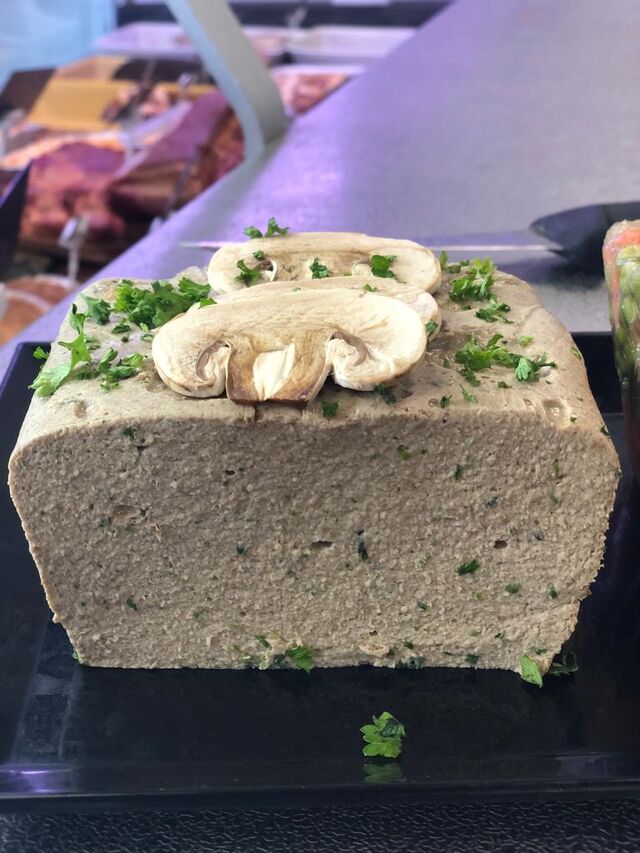 Mousse forestière de champignons