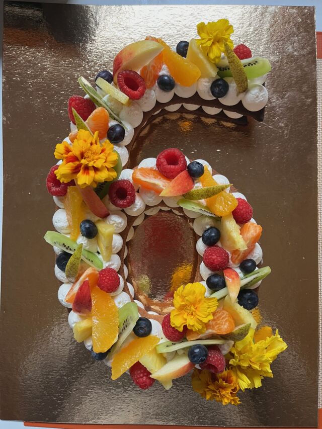 Number cake fruits 