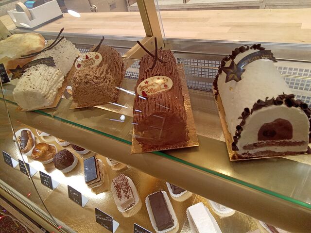 Bûches Forêt noir, bûches pâtissière vanille, café et chocolat