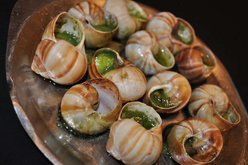burgandy snails with garlic butter
Escargots de bourgogne