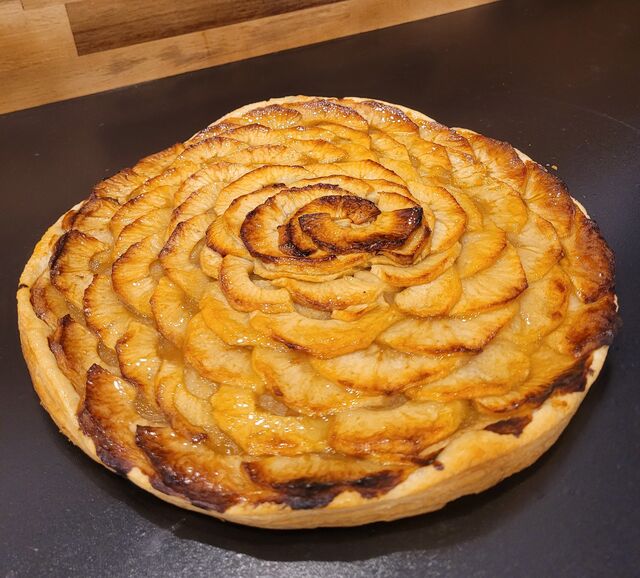 LA TARTE AUX POMMES