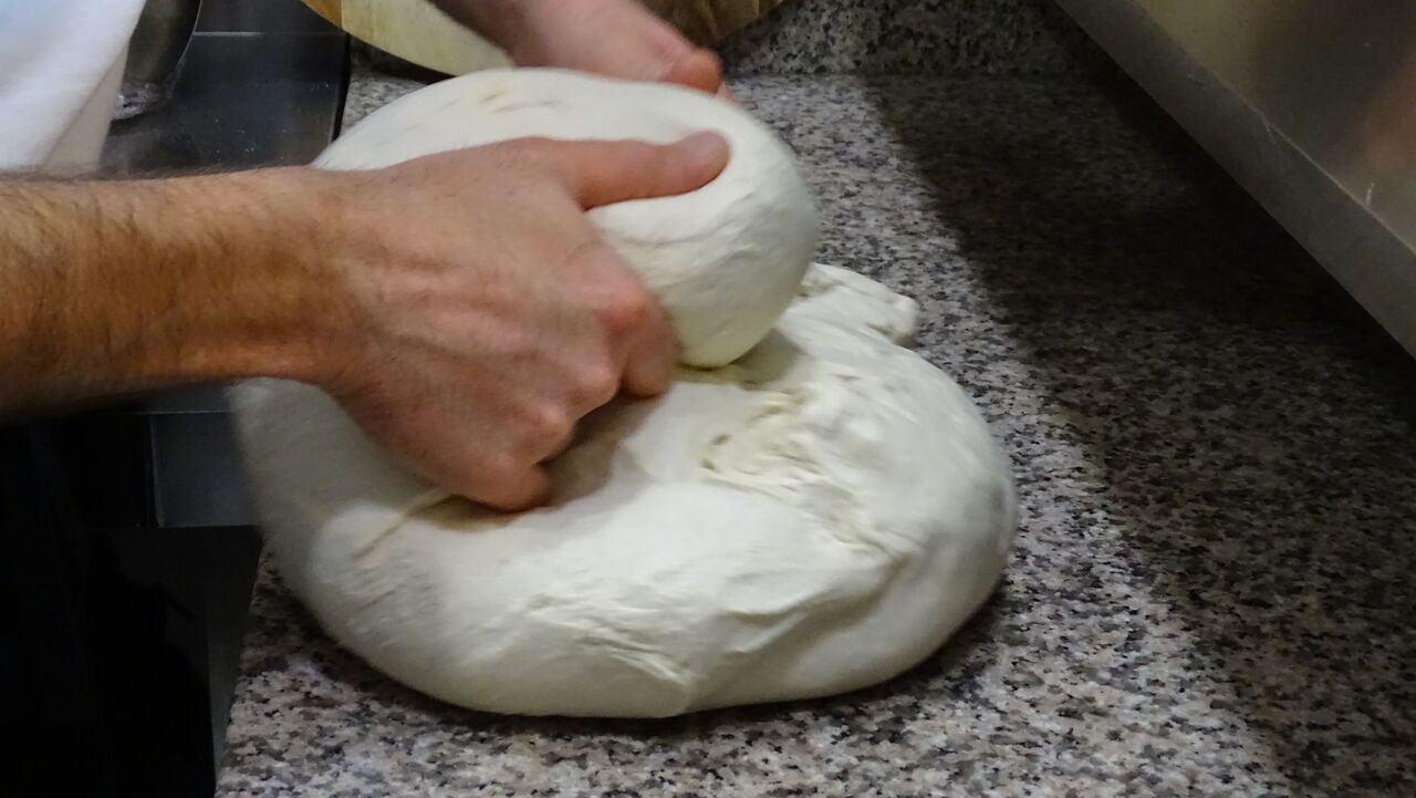 Préparation pâte à pizza artisanale 