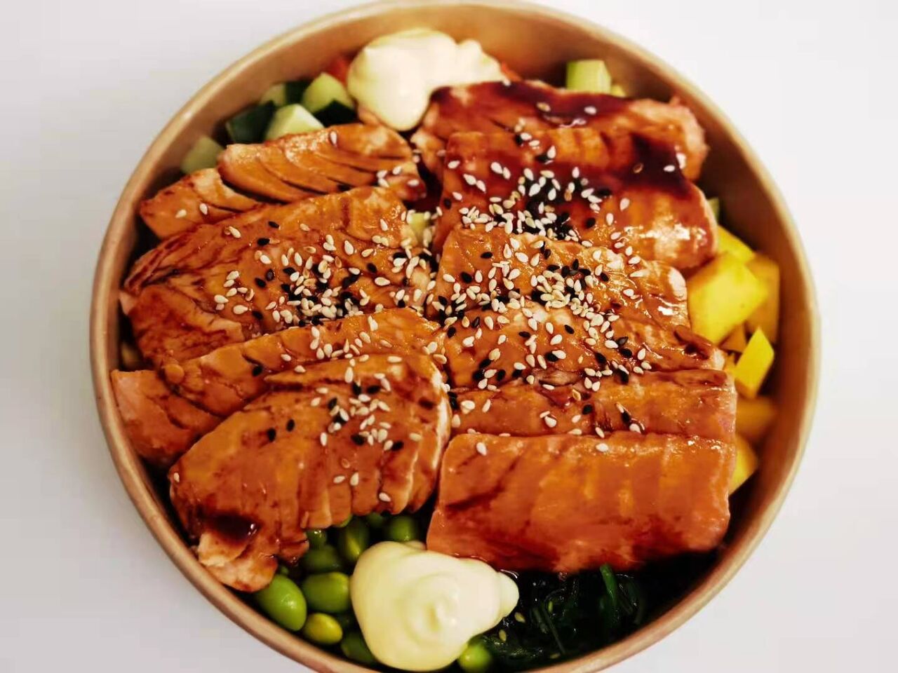 Teriyaki Lachs Poké Bowl