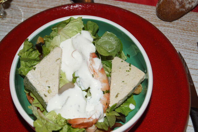 Douceur de la mer aux clémentines (mousse de langoustine, saumon fumée, gambas)