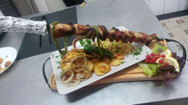 Hähnchenspieß-15.00 Euro