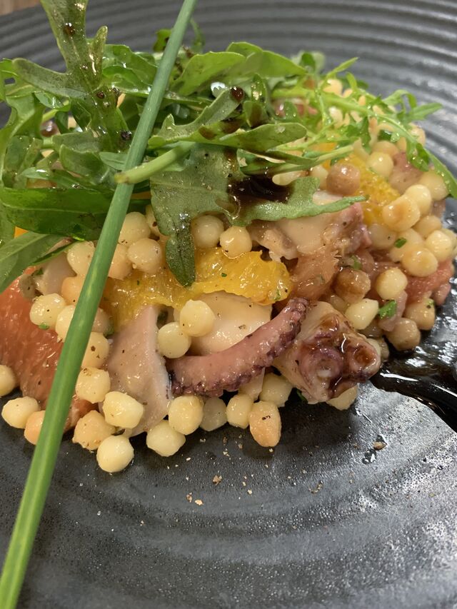 La Salade de Poulpe aux Agrumes et Frégola
