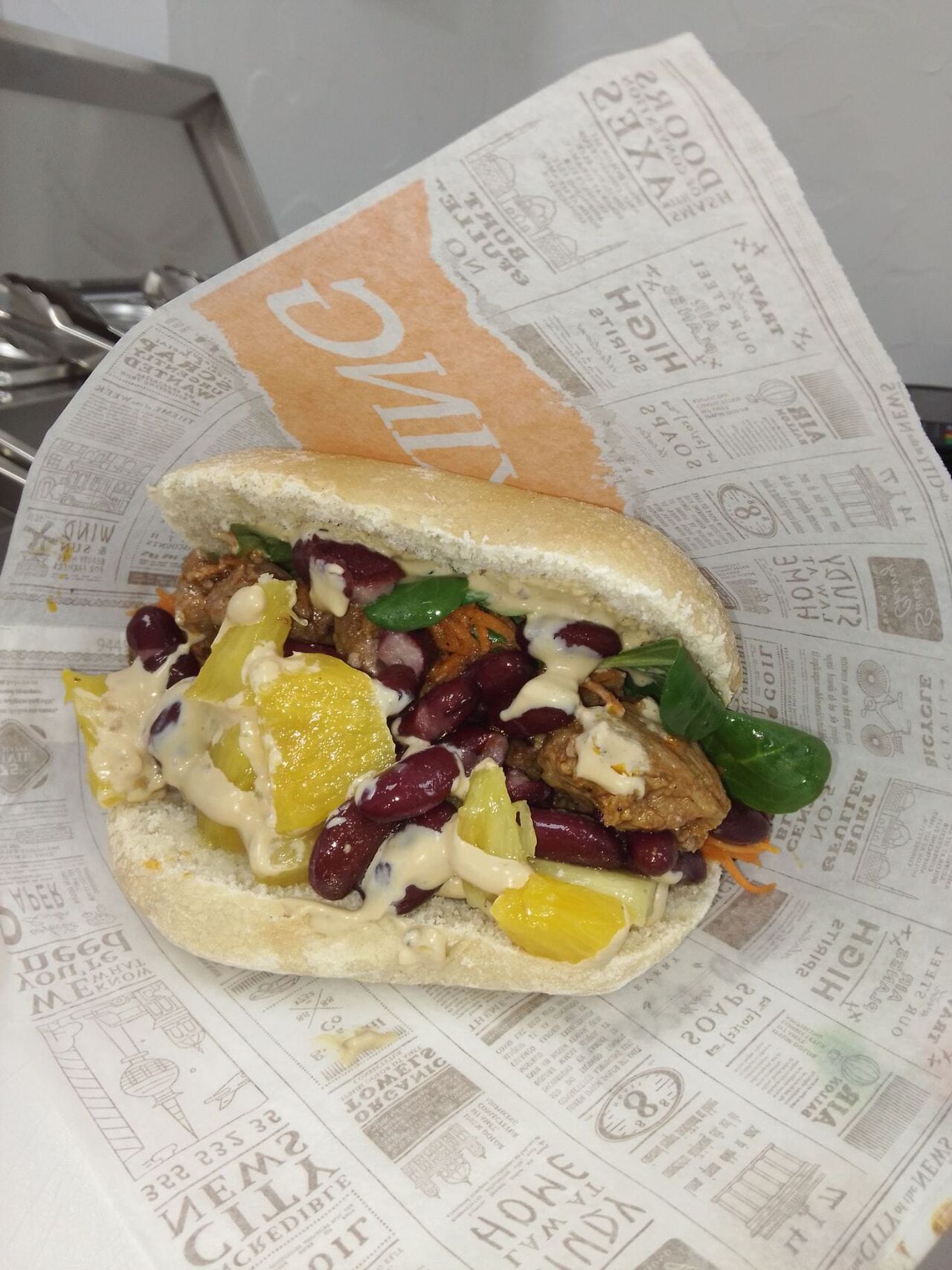 Bonjour voici nos pans bagnats ils font 350 grammes venaient les déguster chez super bowl distri en plus nous sommes
ouvert ce