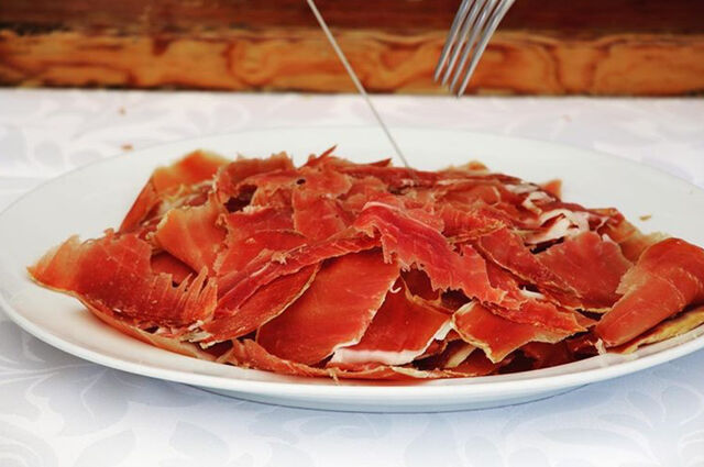 Prato de presunto.