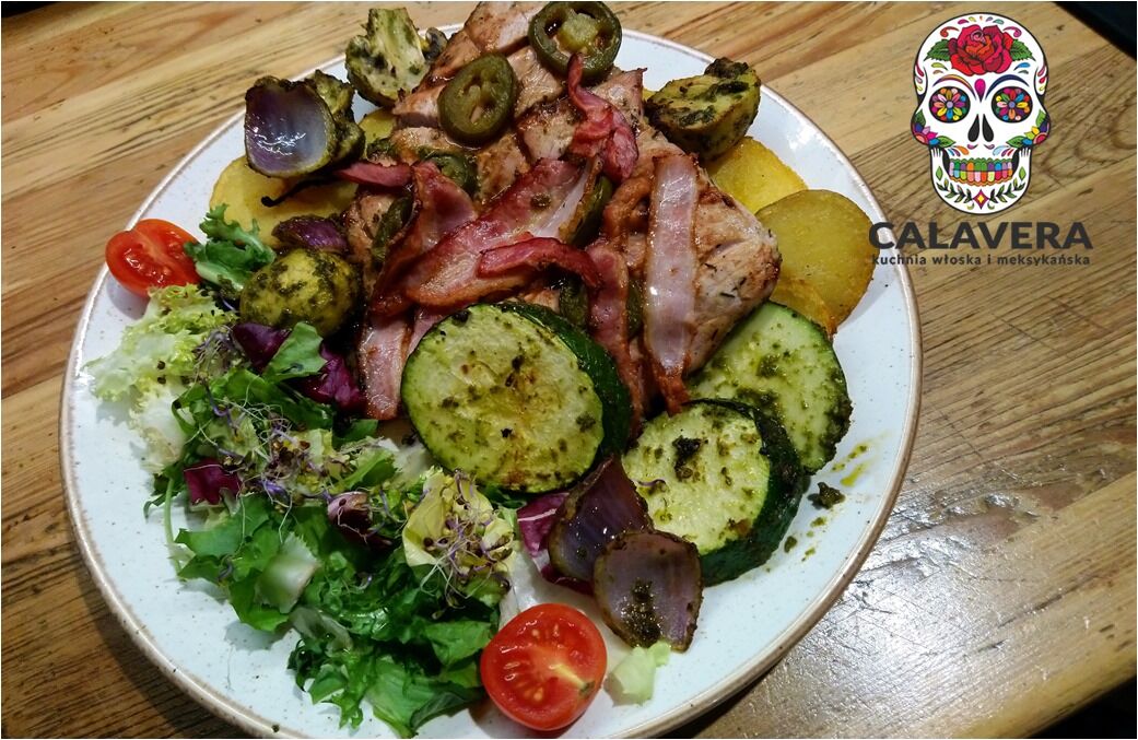 Nasze grillowane propozycje - polędwiczka z warzywami i boczkiem...