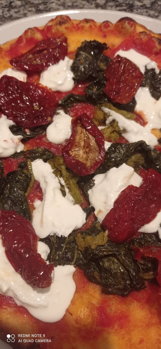 Cime di rape pomodori secchi e stracciatella