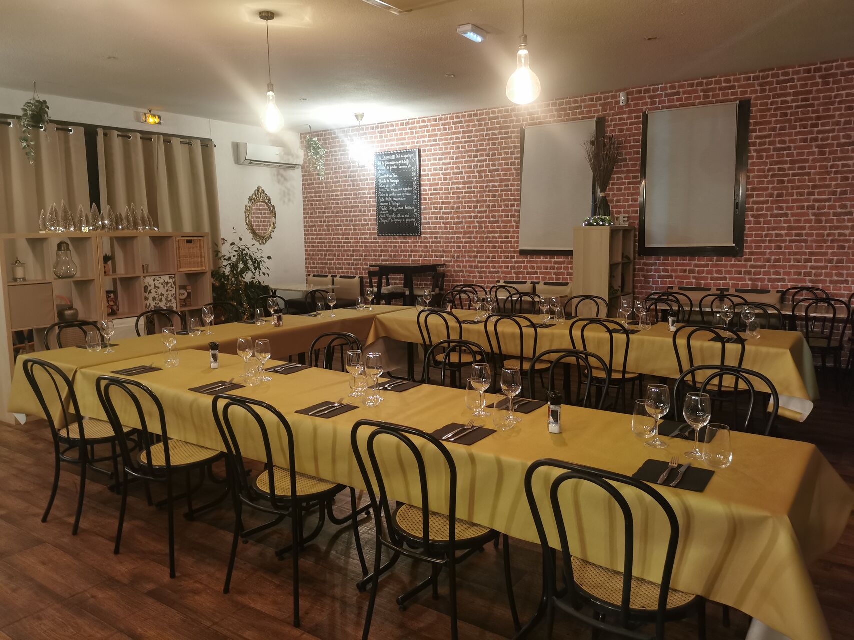 REPAS D'ENTREPRISE DE FIN D'ANNÉE ✨