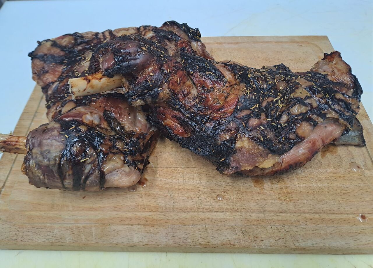 Epaule d'agneau confite thym et miel