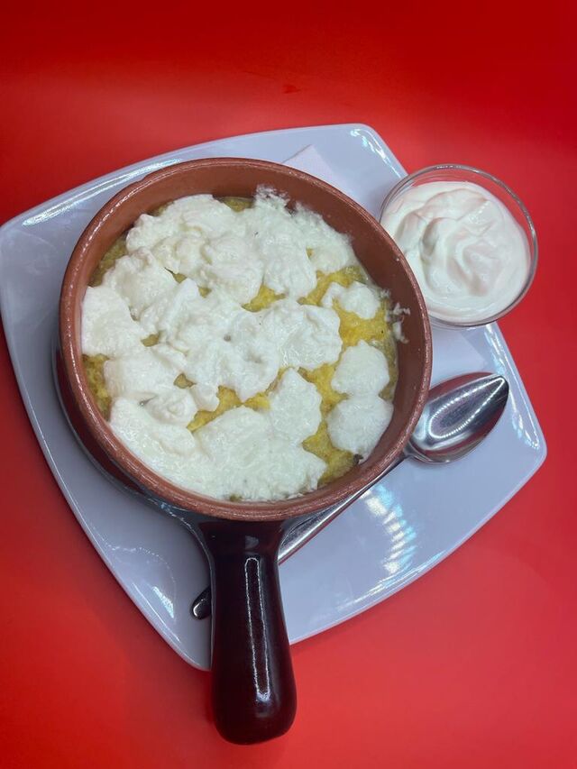 Mamaliga Cu Branza Si Smantana 