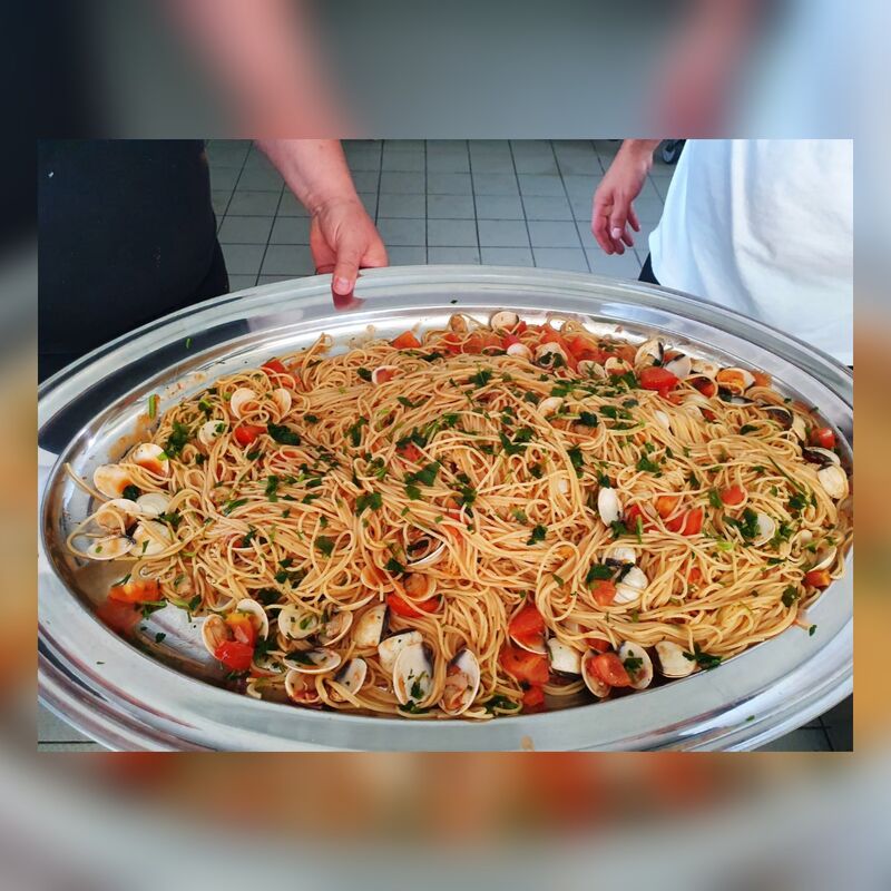 Solo da Silvio
Spaghetti con Vongole e Pomodorino?
-> Spaghetti mit Vongole und Cherry-Tomaten ??