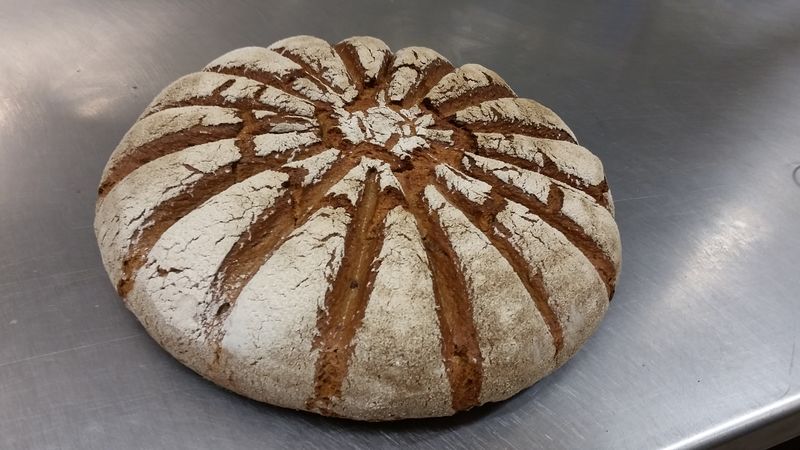 Unsere Bauernkruste, mit 2,5kg ein Schwergewicht, welches bei unseren Kunden super ankommt.