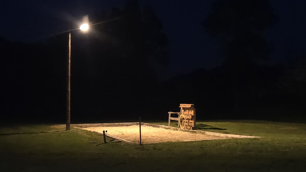 Terrain de pétanque de nuit
