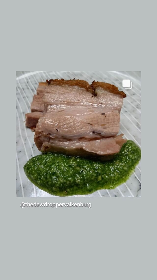 Buikspek met daslookpesto